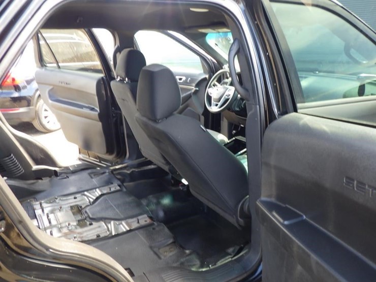 2014-ford-explorer-image-8