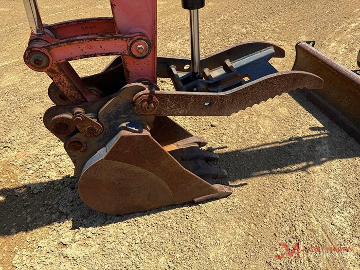 2009-kubota-u45-image-12