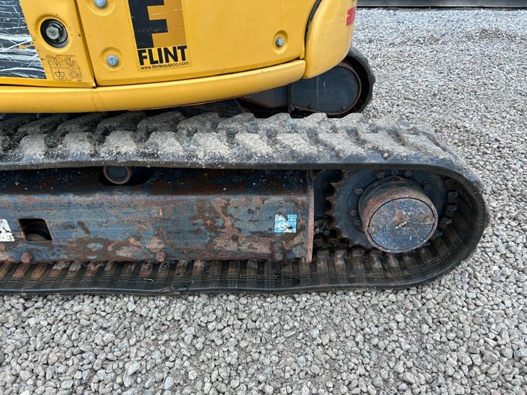 2019-deere-30g-image-18