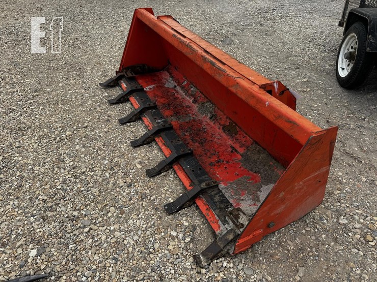 kubota-bucket-w/-teeth-6'-image-1