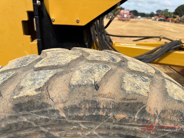 2021-caterpillar-120-image-6