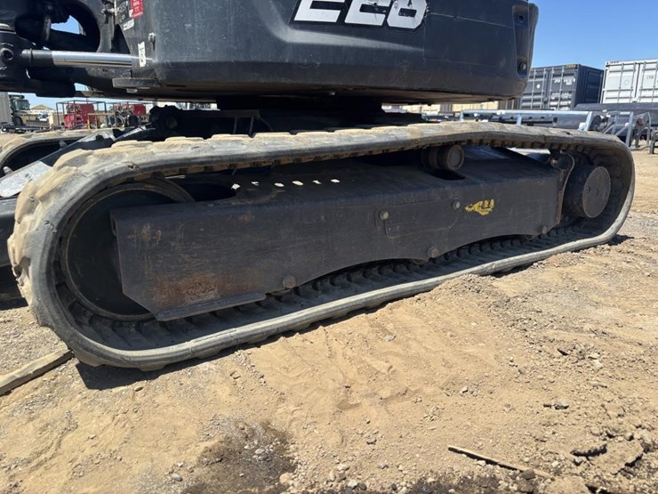 2021-bobcat-e26-image-17