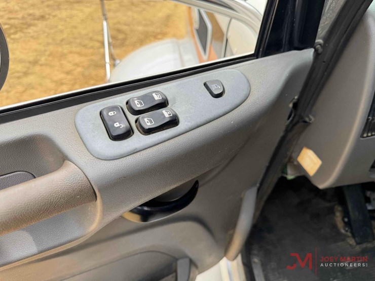 2019-peterbilt-348-image-24