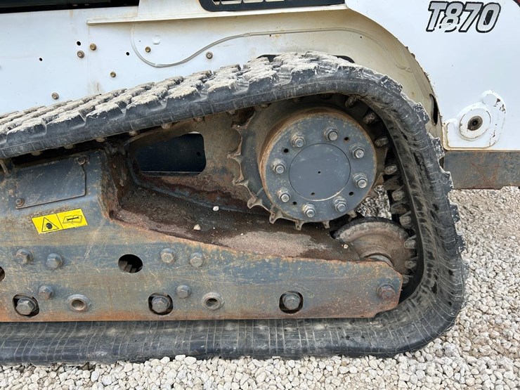 2017-bobcat-t870-image-18