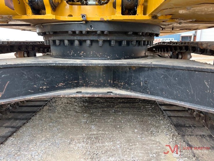2019-caterpillar-320-image-21