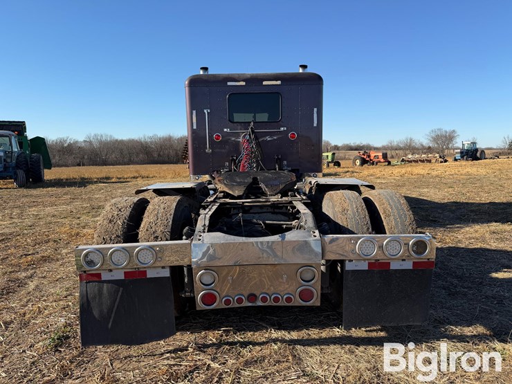 2010-peterbilt-388-image-6