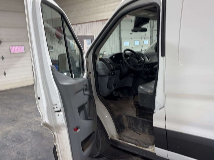 2019-ford-transit-image-10