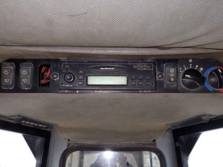 2002-deere-650h-lt-image-15