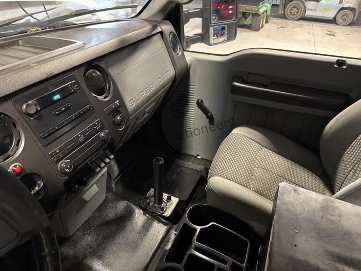 2013-ford-f450-image-26