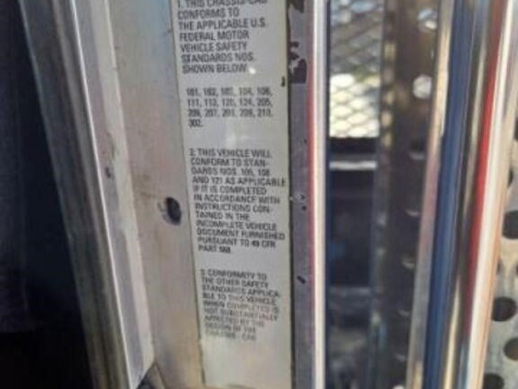 2011-kenworth-t800-image-32