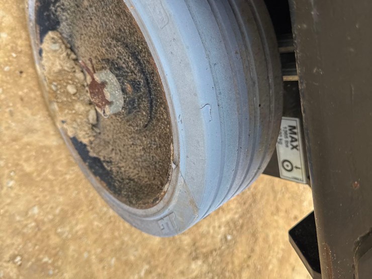 2019-jlg-1932r-image-6
