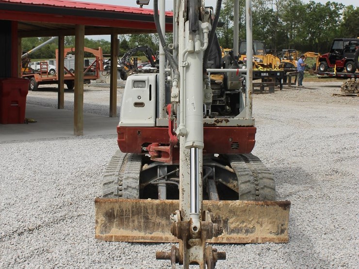 takeuchi-tb235-image-8