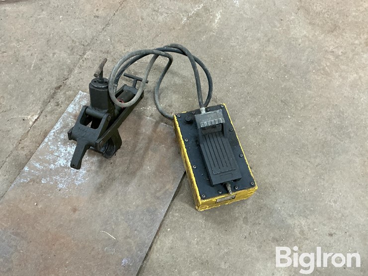 esco-tire-bead-breaker-image-2