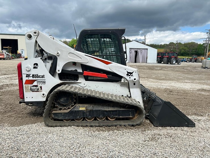 2022-bobcat-t770-image-5