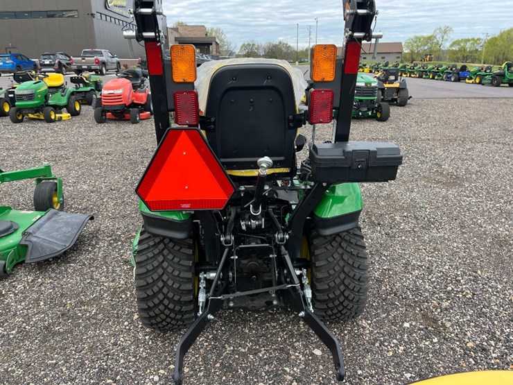 john-deere-1025r-image-7