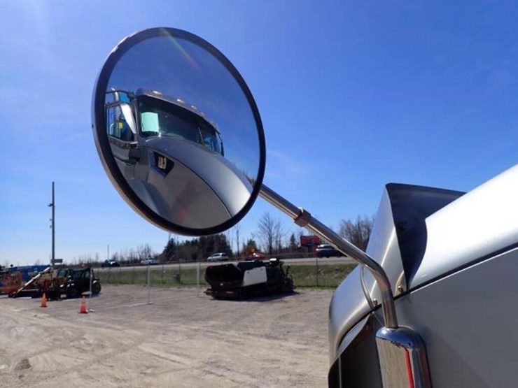 2012-caterpillar-ct660s-image-68