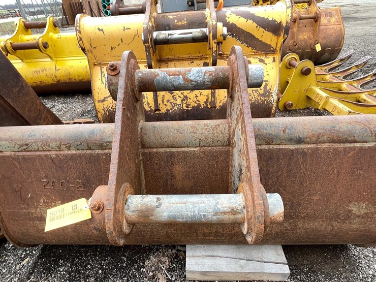 #5019-•-excavator-bucket-image-5