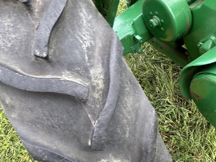 john-deere-520-image-18