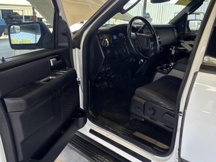 2017-ford-expedition-image-24