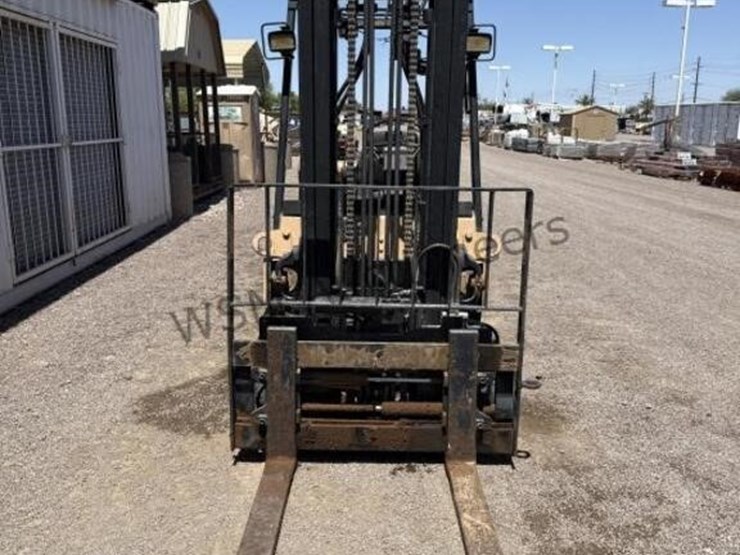 yale-gec080-forklift-image-3
