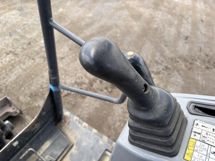 2020-bobcat-e20-image-27