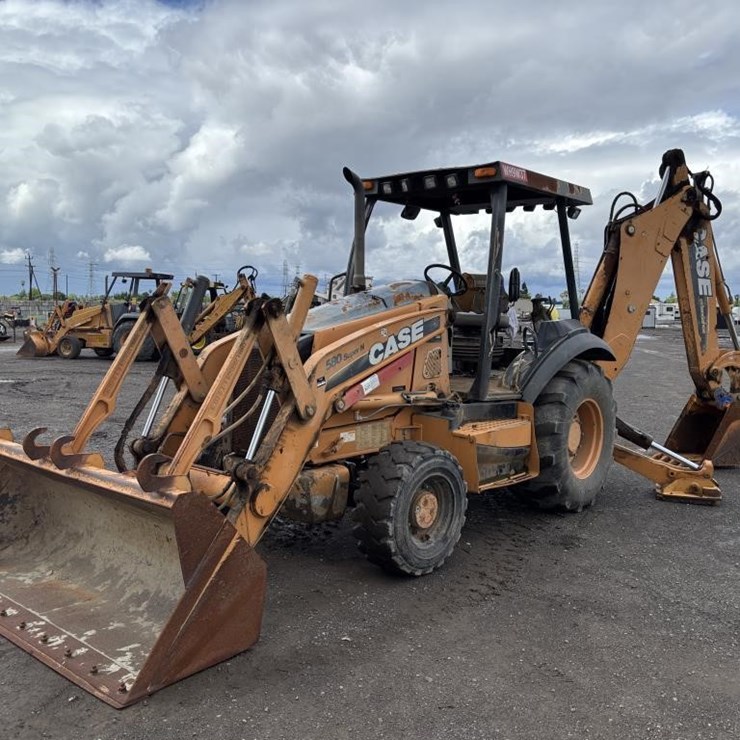 2011 CASE 580