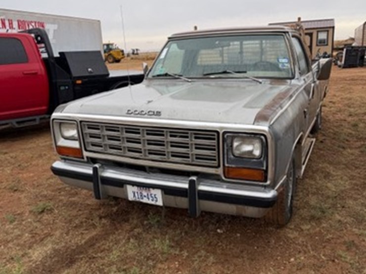 1982-dodge-150-image-1
