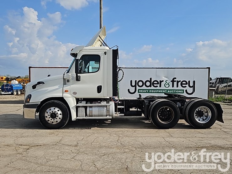 2019-freightliner-cascadia-125-image-2