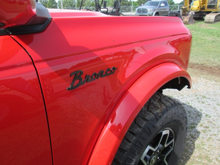 2023-ford-bronco-image-13