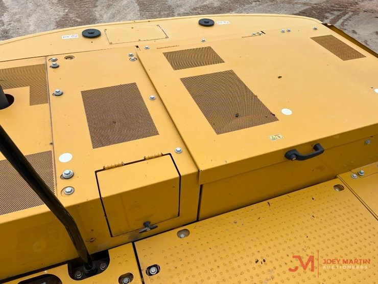 2019-caterpillar-320-image-18