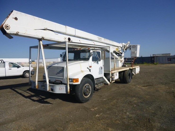 1990-international-4700-image-2