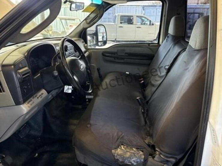 2006-ford-f450-image-28