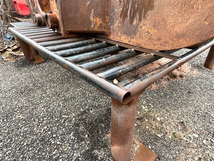 #5072-•-heavy-duty-metal-rack-image-3