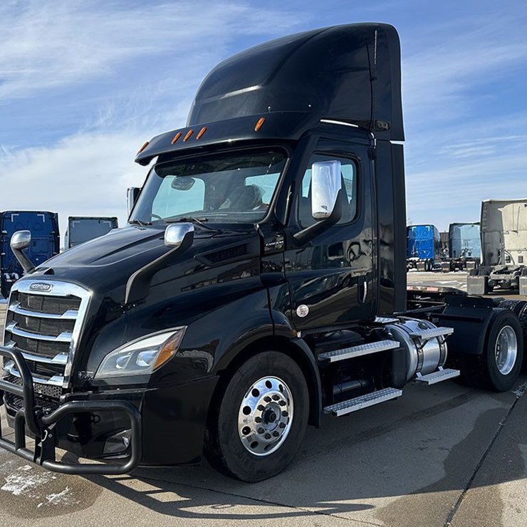 2023 FREIGHTLINER CASCADIA 116