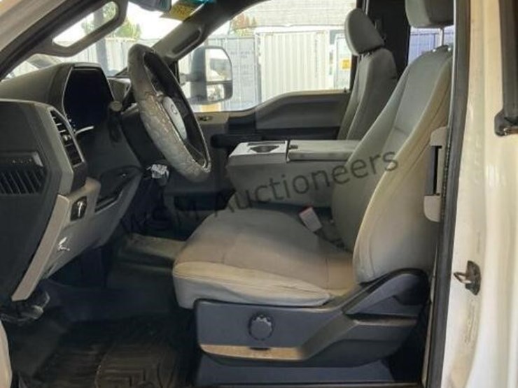 2017-ford-f550-image-22