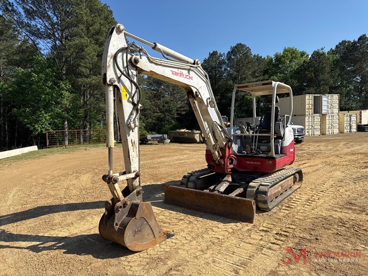2018-takeuchi-tb260-image-2
