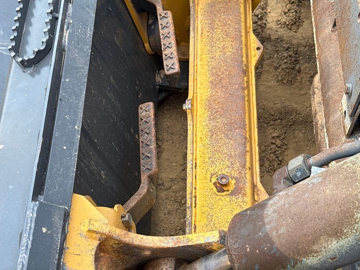 2024-deere-331g-image-7