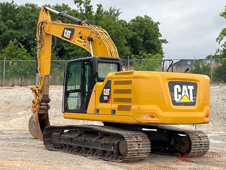 2019-caterpillar-320-image-1