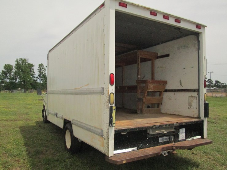 2000-gmc-3500-image-4