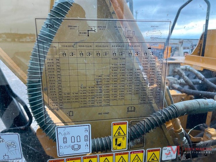 2019-caterpillar-320-image-7