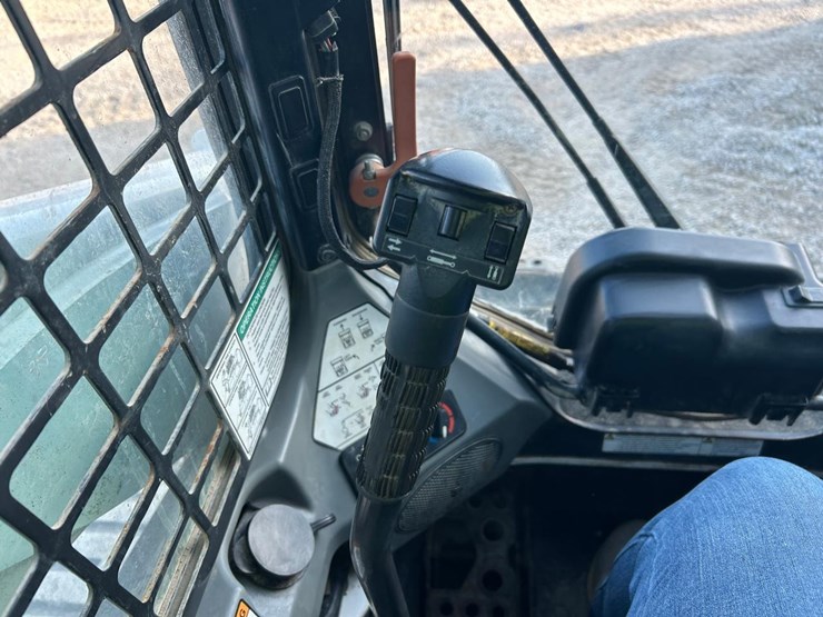 2020-bobcat-t650-image-27
