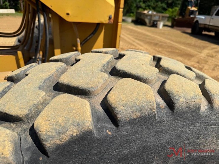 1996-caterpillar-140h-vhp-image-15