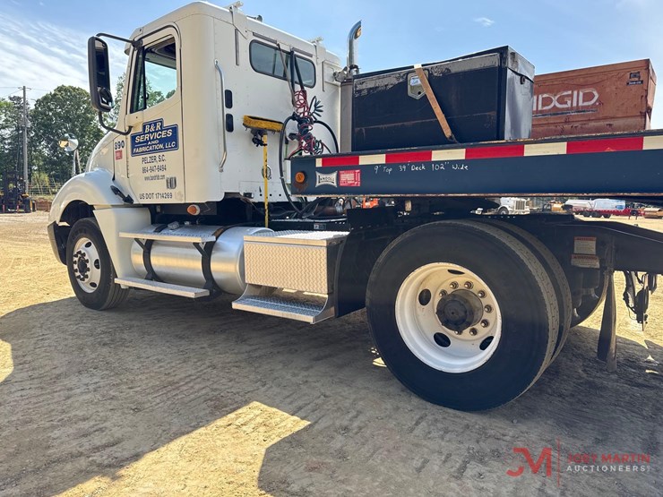 2007-freightliner-s/a-day-cab-truck-tractor-image-3