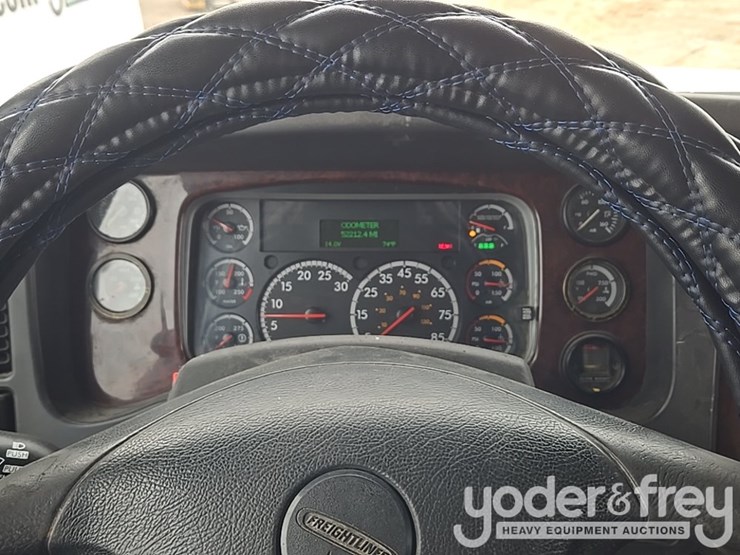 2019-freightliner-108sd-image-71