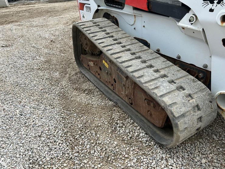 2017-bobcat-t870-image-12