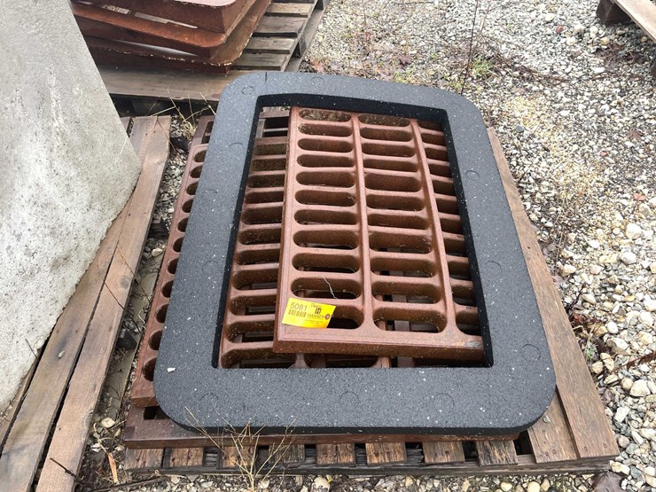 #5081-•-(4)-cast-iron-trench-grates-image-2