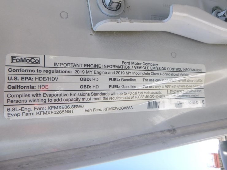 2022-ford-f550-image-31