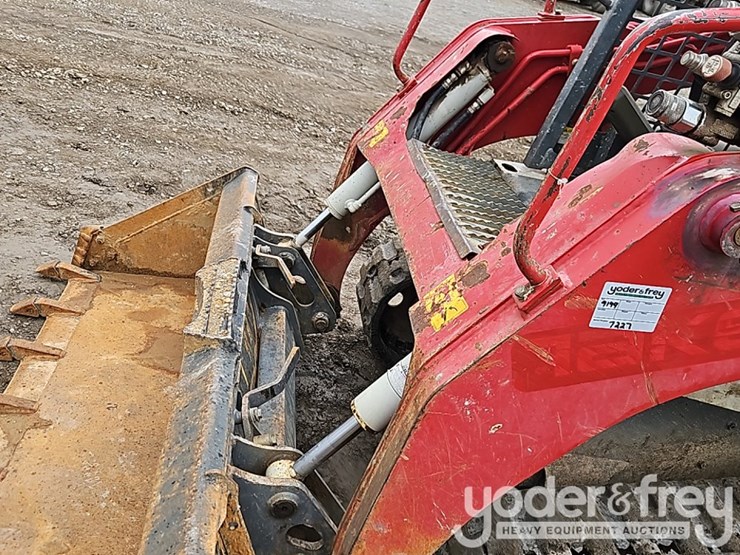 2018-takeuchi-tl8-image-16
