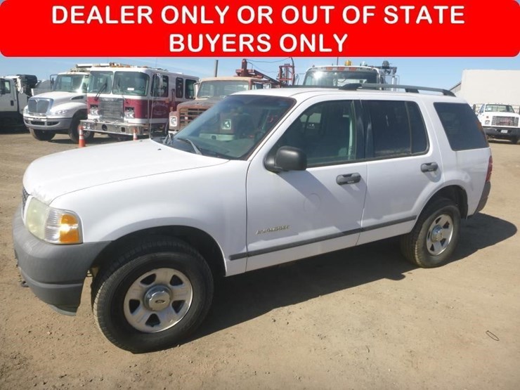 2004-ford-explorer-image-1