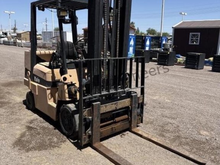 yale-gec080-forklift-image-4